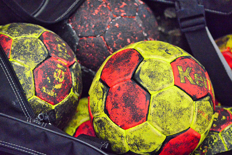 Handb&auml;lle mit Harz