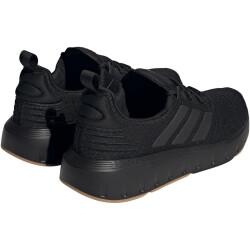 adidas Swift Run Sneaker Herren A0QM - cblack/cblack/gum3 45 1/3