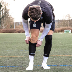 TAPEDESIGN Tubes Fu&szlig;ball Sleeve-Stutzen schwarz