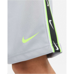 NIKE Sportswear Repeat Shorts Herren 012 - wolf grey/volt XS