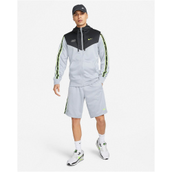 NIKE Sportswear Repeat Shorts Herren 012 - wolf grey/volt XS