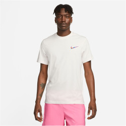NIKE Sportswear Club+ Swoosh HDY Print T-Shirt Herren 030...