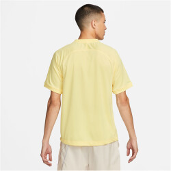 NIKE Dri-FIT Fitnessshirt Herren 821 - citron...