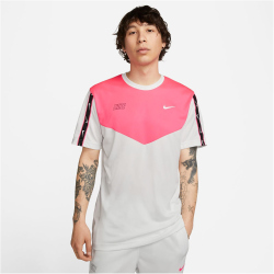 NIKE Sportswear Repeat T-Shirt Herren 122 - summit...