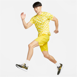 NIKE Dri-FIT Miler kurzarm Laufshirt Herren 731 - opti...