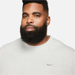 NIKE Dri-FIT Primary kurzarm Fitnessshirt Herren 097 - dk...
