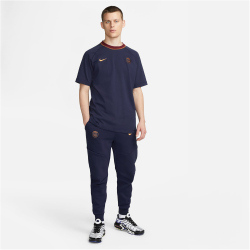 NIKE Paris Saint-Germain Travel kurzarm Fu&szlig;ballshirt Herren 498 - blackened blue/team red/gold suede S