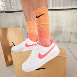 NIKE Court Vision Low-Top Sneaker Damen 101 - white/sea coral-volt-black 36.5