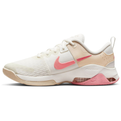 NIKE Air Zoom Bella 6 Fitnessschuhe Damen 101 - sail/coral chalk-sanddrift 40.5