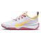 NIKE Omni Multi-Court Laufschuhe Kinder 102 - white/citron pulse-coral chalk-sea coral 35.5