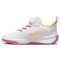 NIKE Omni Multi-Court Sneaker Kinder 102 - white/citron pulse-coral chalk-sea coral 30