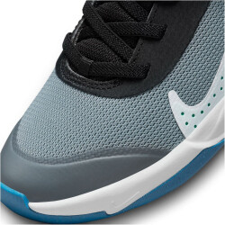 NIKE Omni Multi-Court Sneaker Kinder 006 - cool grey/photo blue-black-lt crimson 28.5