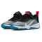 NIKE Omni Multi-Court Sneaker Kinder 006 - cool grey/photo blue-black-lt crimson 28.5