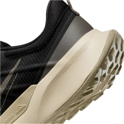 NIKE Juniper Trail 2 Next Nature Me Trailrunning Schuhe 005 - black/ironstone-khaki-sanddrift 42.5