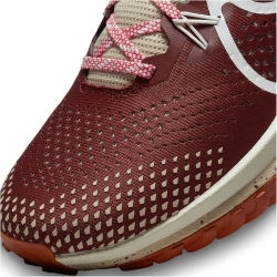 NIKE React Pegasus Trail 4 Trailrunning-Schuhe Herren 200 - dark pony/sail-picante red-rush fuchsia 42
