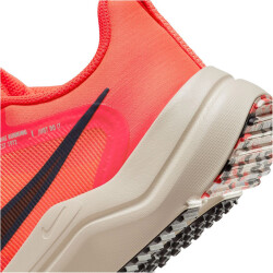 NIKE Downshifter 12 Laufschuhe Herren 600 - bright crimson/obsidian-lt orewood brn 43