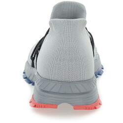 UYN Free Flow Tune XC Sneaker mit grauer Sohle Herren