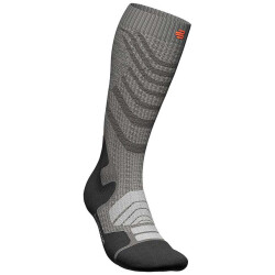BAUERFEIND Outdoor Merino Kompressionssocken Damen stone...