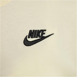 NIKE Sportswear Club Essentials T-Shirt Damen