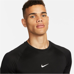 NIKE Pro Dri-FIT Tight kurzarm Fitnessshirt Herren 010 - black/white XL