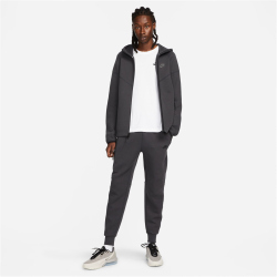 NIKE Sportswear Tech Fleece Slim Fit Jogginghose Herren