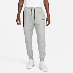 NIKE Sportswear Tech Fleece Slim Fit Jogginghose Herren...