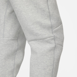 NIKE Sportswear Tech Fleece Slim Fit Jogginghose Herren...