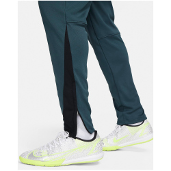 NIKE Academy Winter Warrior Therma-FIT Global...