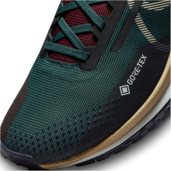 NIKE React Pegasus Trail 4 GORE-TEX wasserfeste Trailrunning Schuhe Herren 302 - deep jungle/khaki-night maroon 40.5