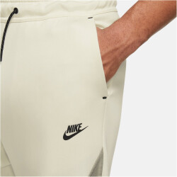 NIKE Sportswear Tech Fleece Jogginghose Herren 030 - phantom/cobblestone/black XS