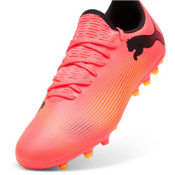 PUMA Future 7 Play MG Multi-Ground Fußballschuhe Herren 03 - sunset glow/puma black/sun stream 40
