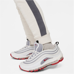 NIKE Air Sportswear Fleece Basketball Cargohose Jungen 104 - lt orewood brn/iron grey M (137-147 cm)