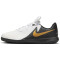 NIKE Jr. Phantom GX II Academy IC Hallen-Fußballschuhe Kinder 100 - white/black/mtlc gold coin 35