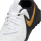 NIKE Jr. Phantom GX II Academy TF Multinocken-Fu&szlig;ballschuhe Kinder 100 - white/black/mtlc gold coin 34