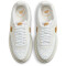 NIKE Court Vision Alta Sneaker Damen 100 - white/metallic gold/light bone/sail 35.5