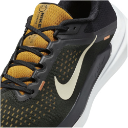 NIKE Winflo 10 Laufschuhe Herren 009 - black/olive aura/bronzine/amber brown 42