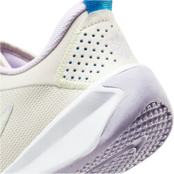 NIKE Omni Multi-Court Hallenschuhe Kinder 106 - lt orewood brn/barely volt/lilac bloom 39