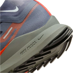 NIKE Air Zoom Pegasus Trail 4 GORE-TEX wasserfeste Trailrunning-Schuhe Herren 006 - light carbon/cosmic clay/dark stucco 38.5