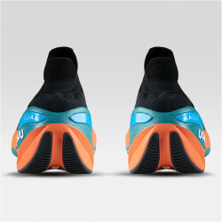 UYN Neuron Trailrunning-Schuhe mit orangefarbener Sohle Herren B000 - black 43
