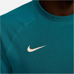 NIKE Paris Saint-Germain Travel...