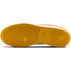 NIKE Court Vision Low Next Nature Sneaker Herren 100 - white/university gold 38.5