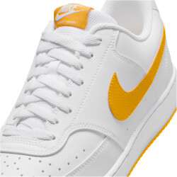 NIKE Court Vision Low Next Nature Sneaker Herren 100 - white/university gold 38.5