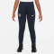 NIKE FC Chelsea London Strike Dri-FIT Knit Trainingshose Kinder 451 - obsidian/lt photo blue/guava ice S (128-137 cm)