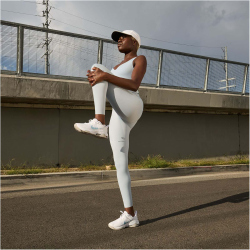 NIKE Air Zoom Bella 6 Fitnessschuhe Damen 106 - white/lt armory blue-lt iron ore 40.5