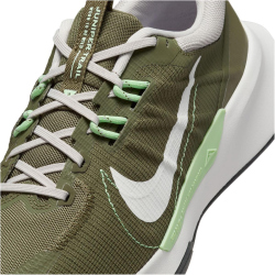 NIKE Juniper Trail 2 Next Nature Trailrunning Schuhe Herren 200 - medium olive/summit white-lt iron ore 42.5
