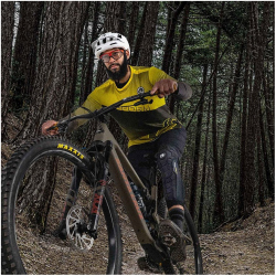 G-FORM Pro Rugged 2 Knie-/Schienbeinschoner black S