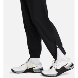 NIKE Form Slim Vielseitige Trainingshose Herren
