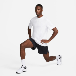 NIKE Dri-FIT Primary kurzarm Fitnessshirt Herren 100 -...