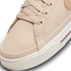 NIKE Court Legacy Next Nature Sneaker Damen 107 - sanddrift/hemp-bronzine-sail 38.5