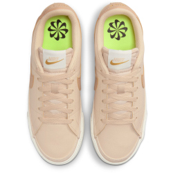 NIKE Court Legacy Next Nature Sneaker Damen 107 - sanddrift/hemp-bronzine-sail 38.5